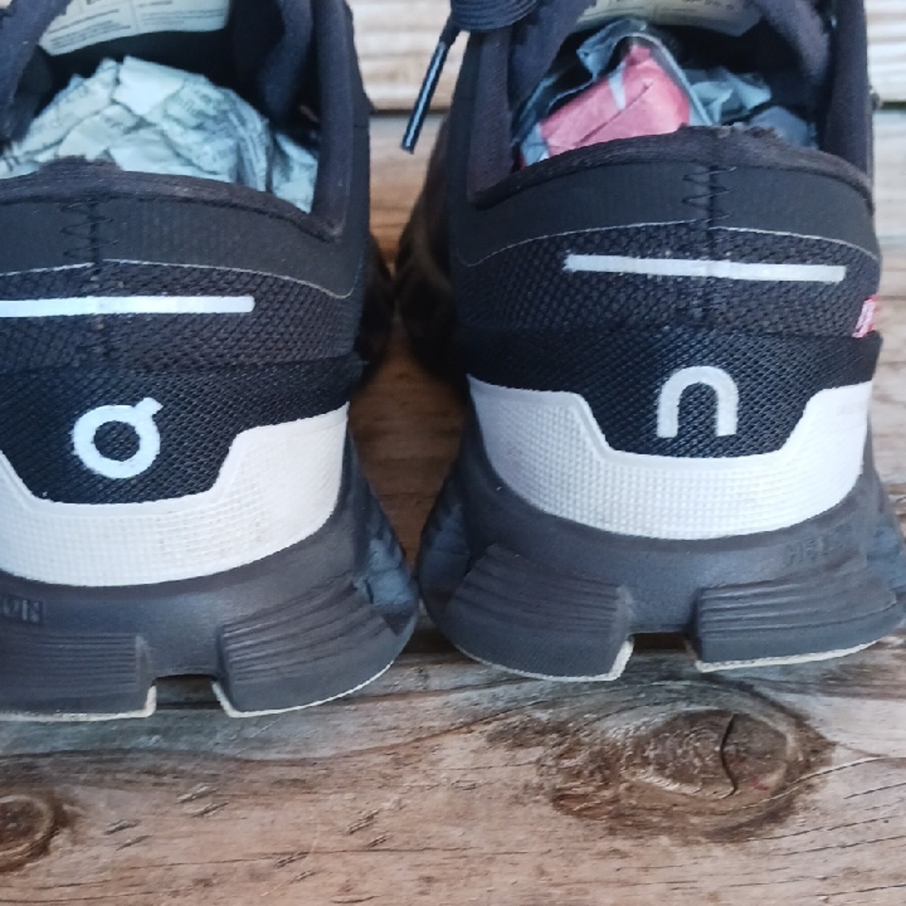 On Running Black Athletic Shoes with Breathable Mesh and Cushioned Sole - Picture 13 of 16